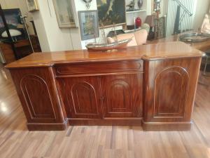 Elegante Sideboard aus England